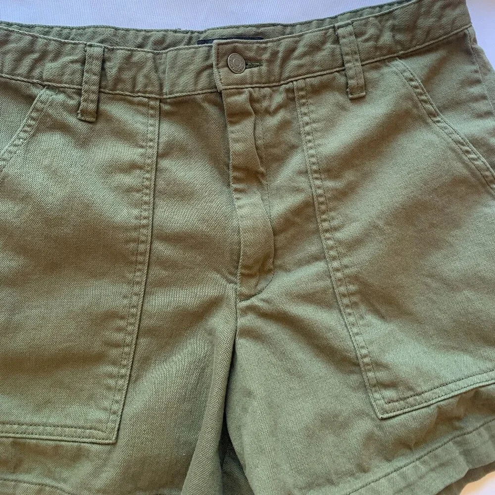Banana Republic Women's 4 Inch Army Green Comfort Shorts Size 12 - Picture 8 of 9